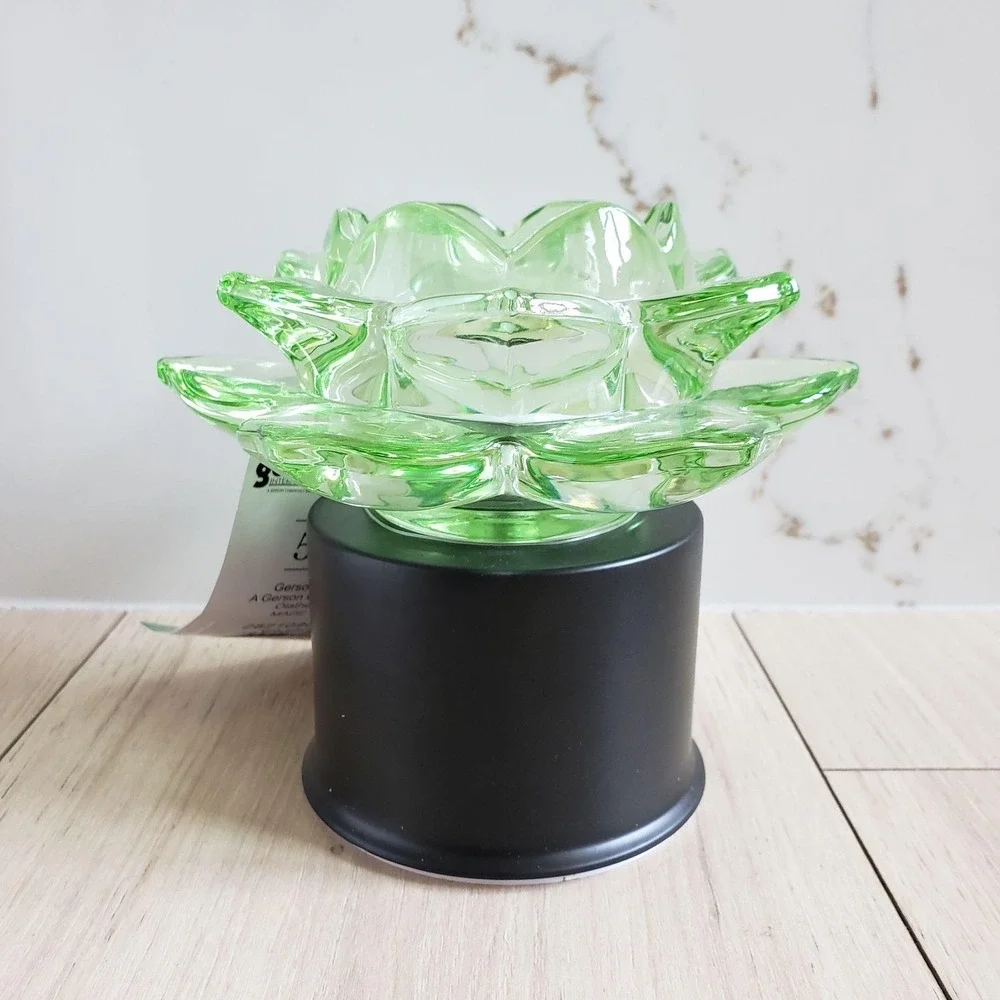 Gerson International Green Glass Flower LED Accent Lamp Rotating Battery 5.12 In